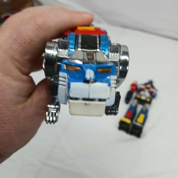 Set of two Die Cast Voltron Figures (Incomplete missing parts) - Picture 13 of 16